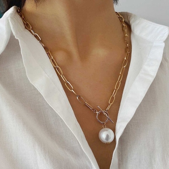 ✨3/$38 New Golden Paperclip Chain Faux Pearl Toggle Clasp Front Closure Necklace - Picture 3 of 16